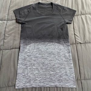 Lululemon Short Sleeve Ombré Shirt Size 8 EUC